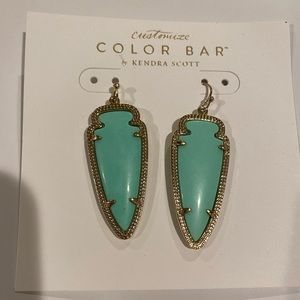 Kendra Scott Mint earring in gold